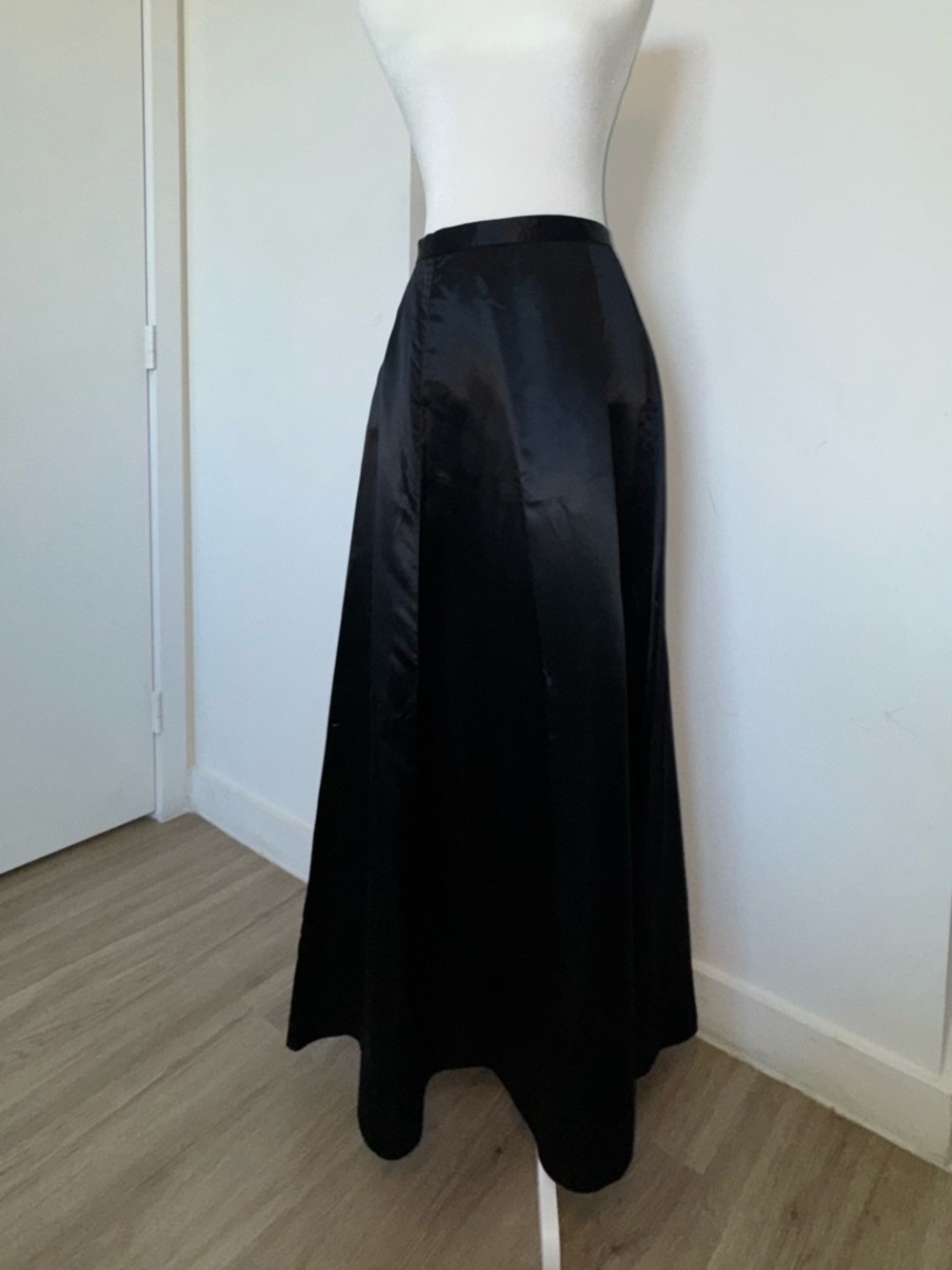 Jessica McClintock Black Satin Maxi Skirt